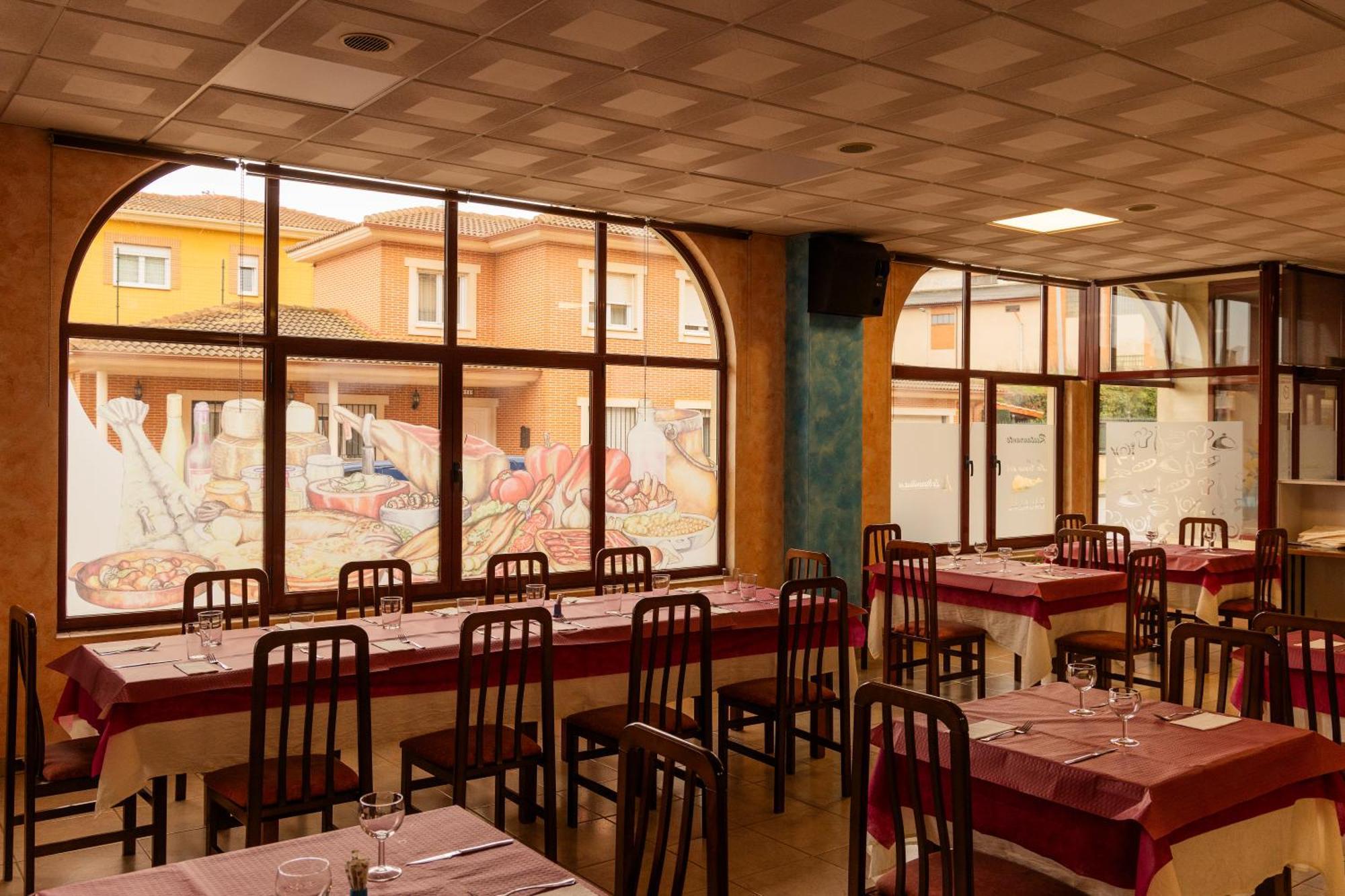 Hostal La Maravillosa Valderas  Exteriör bild