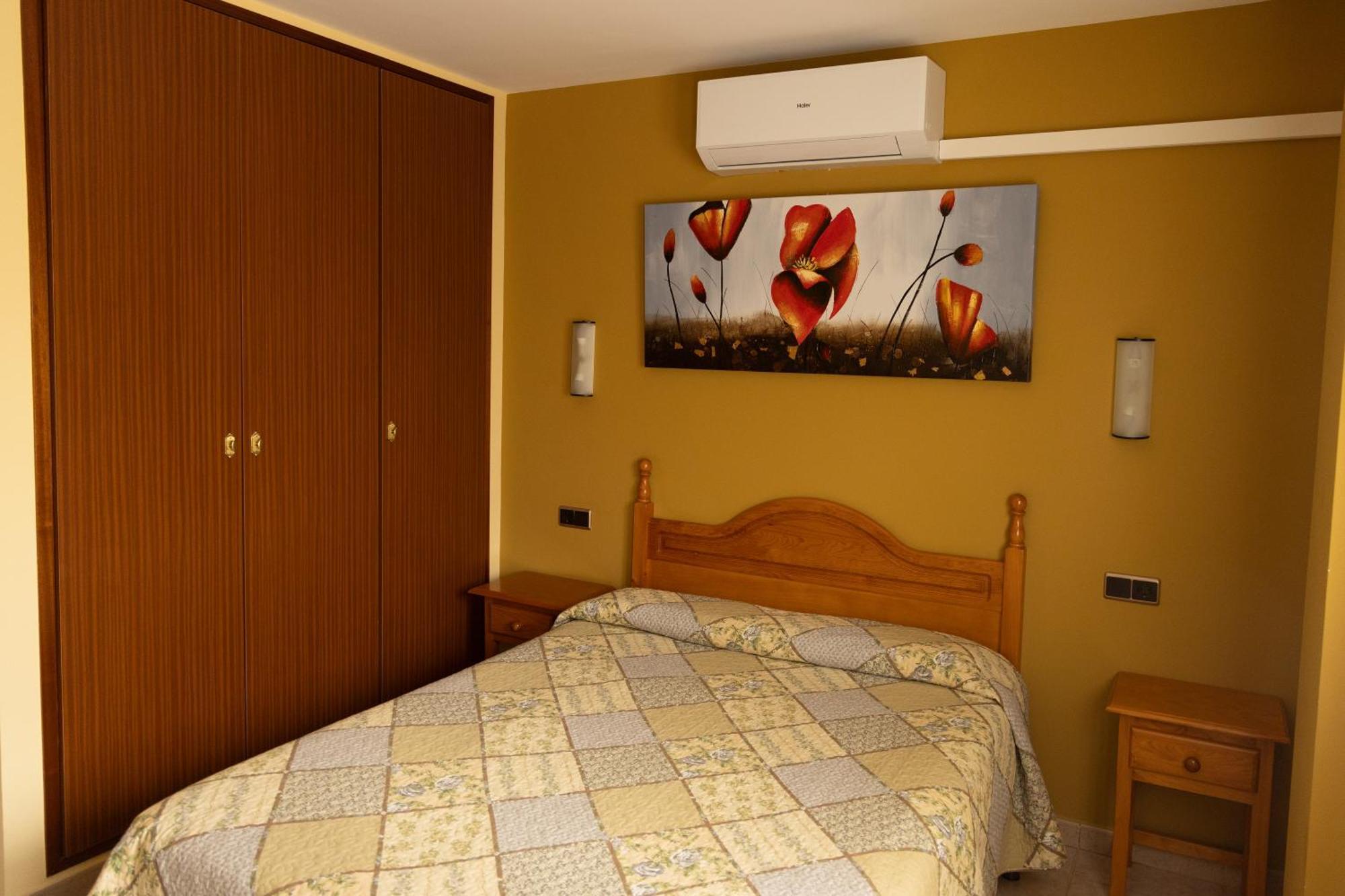 Hostal La Maravillosa Valderas  Exteriör bild