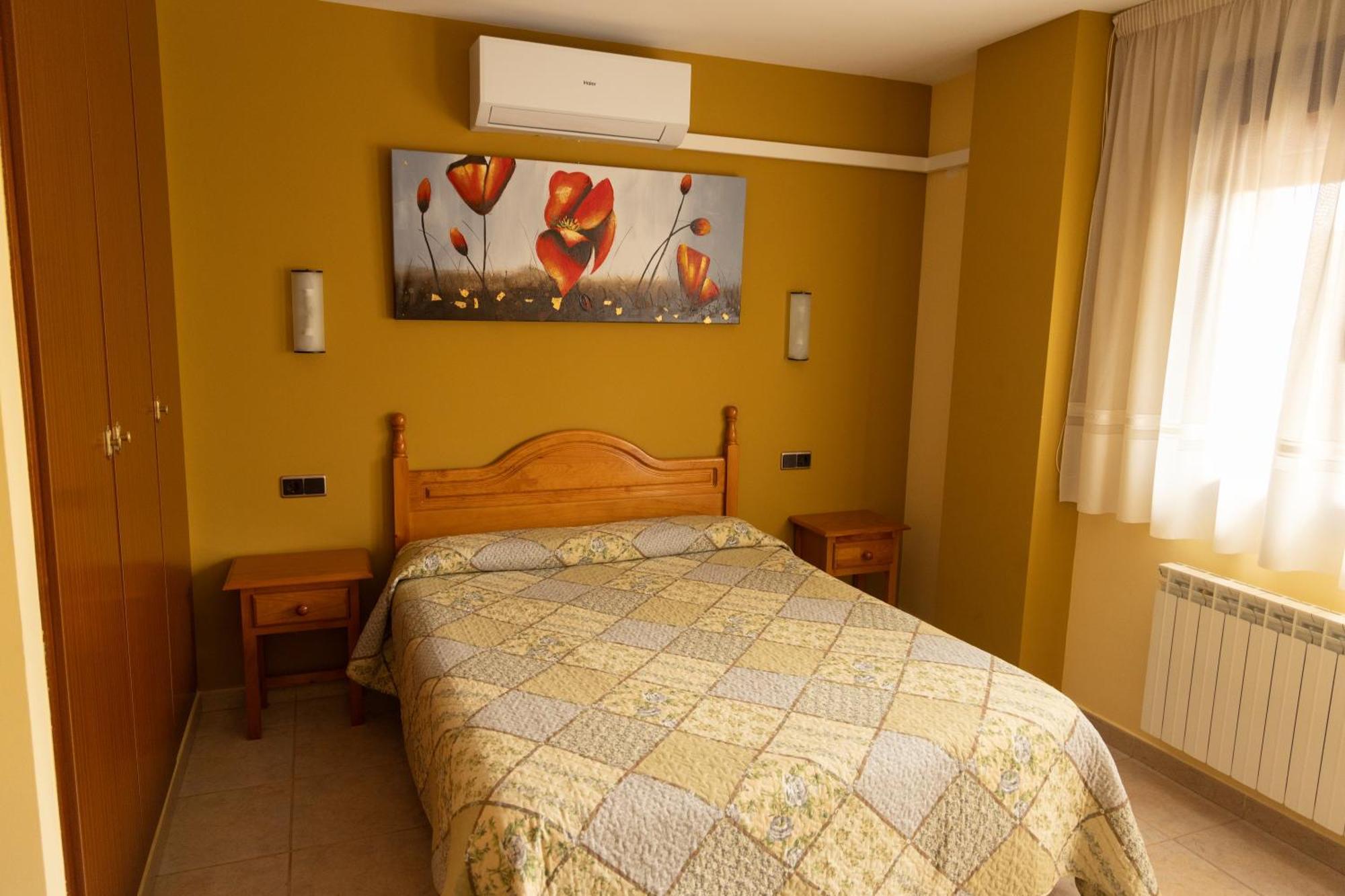 Hostal La Maravillosa Valderas  Exteriör bild