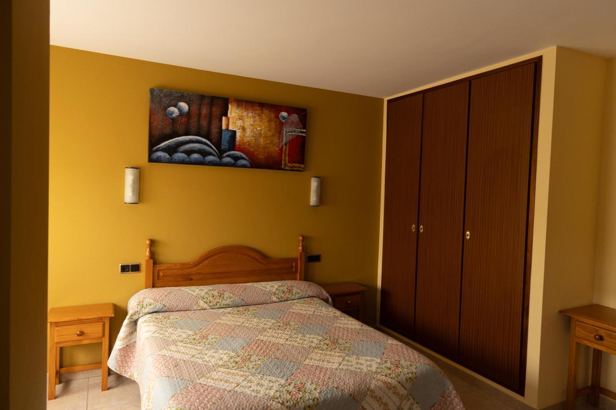 Hostal La Maravillosa Valderas  Exteriör bild