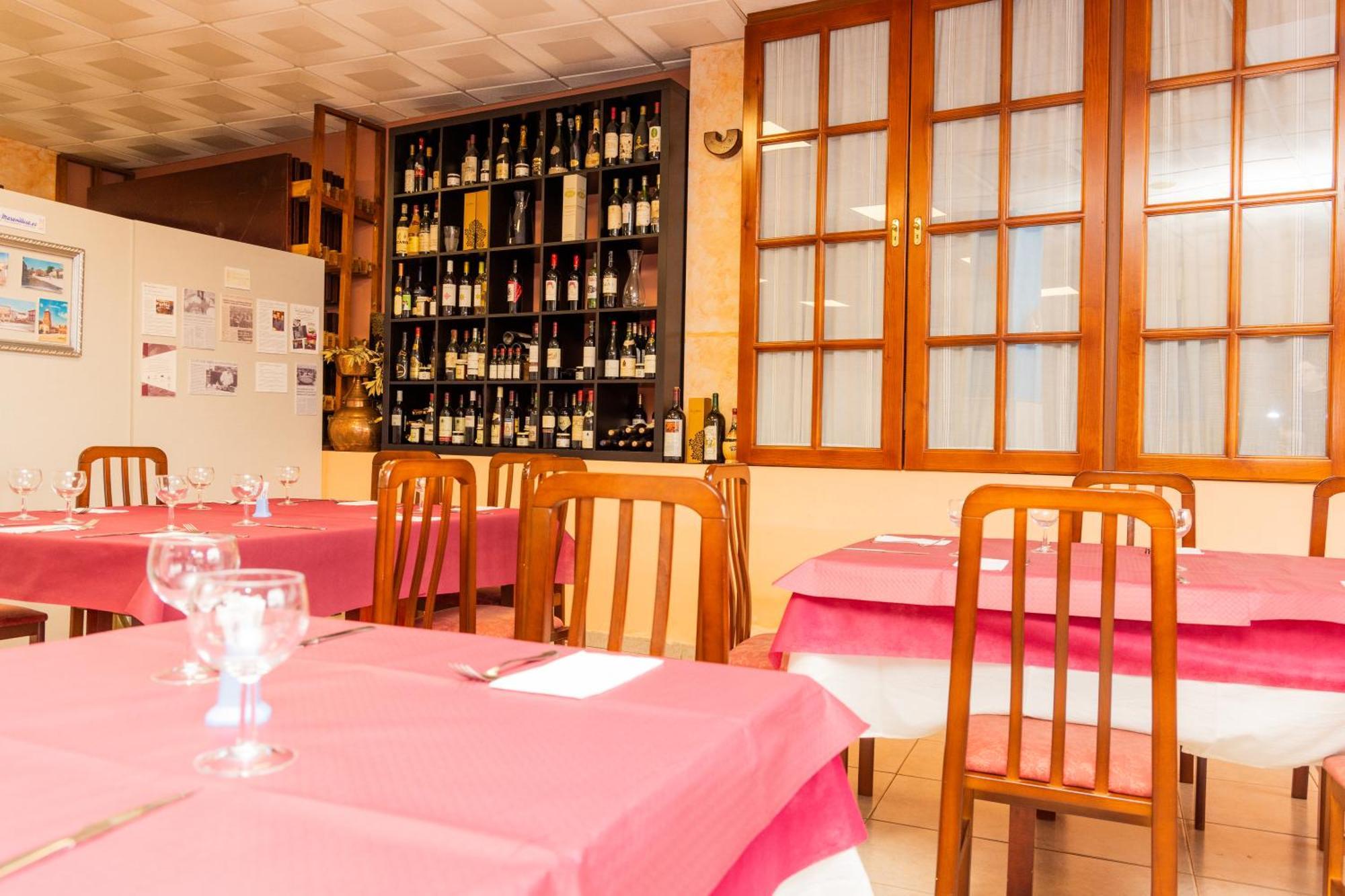 Hostal La Maravillosa Valderas  Exteriör bild