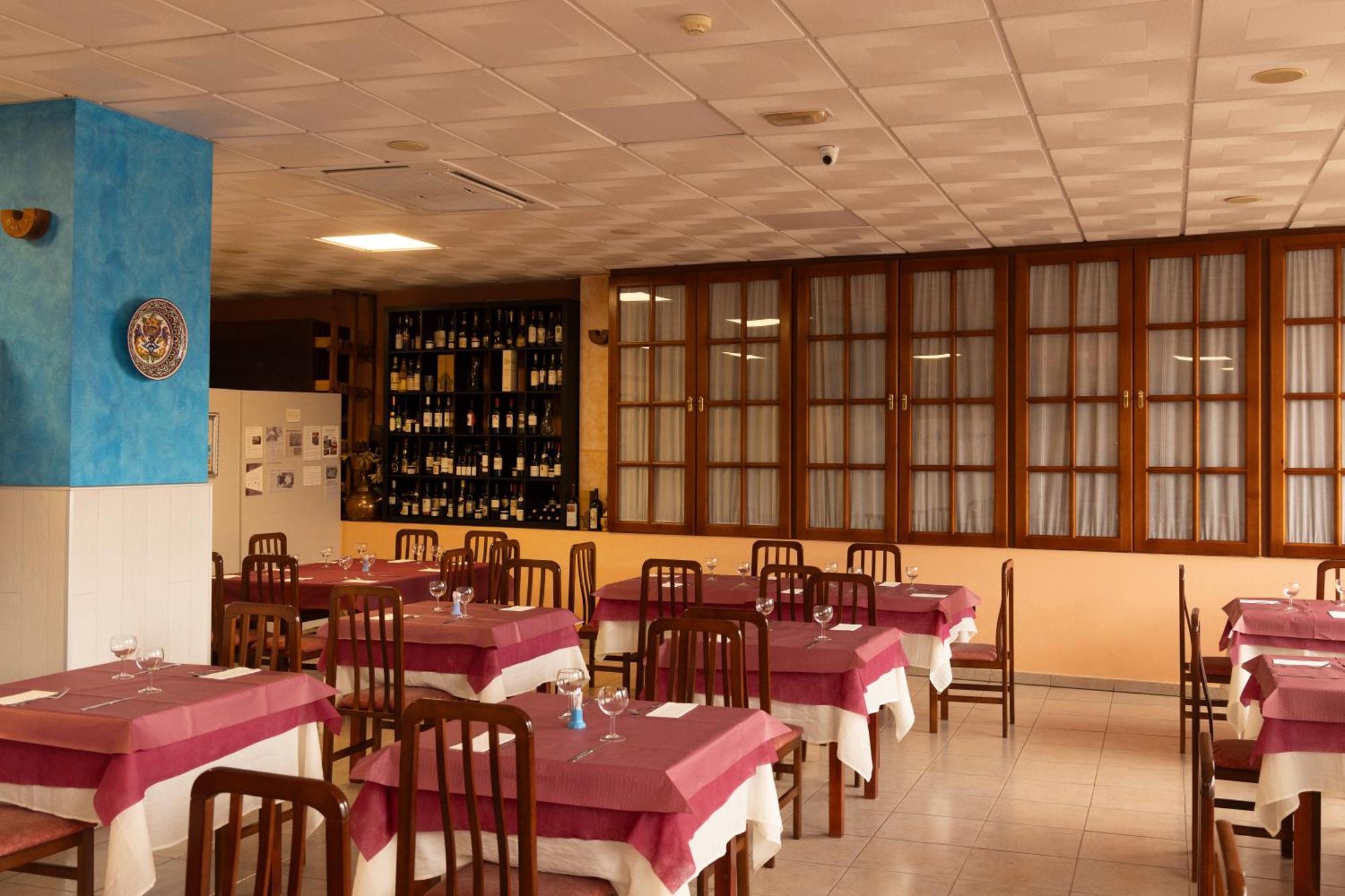 Hostal La Maravillosa Valderas  Exteriör bild