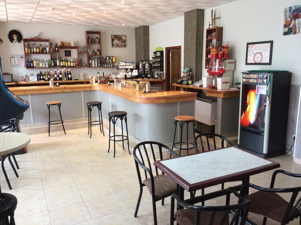 Hostal La Maravillosa Valderas  Exteriör bild
